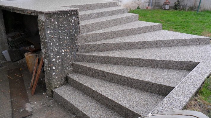 Kamenný koberec na schodech - Mercury